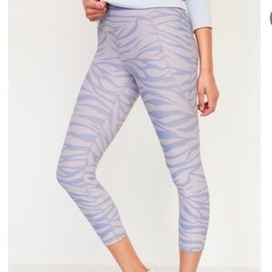 NWT Old Navy Light Purple Zebra Print Powersoft High Waist Crop Leggings Size M